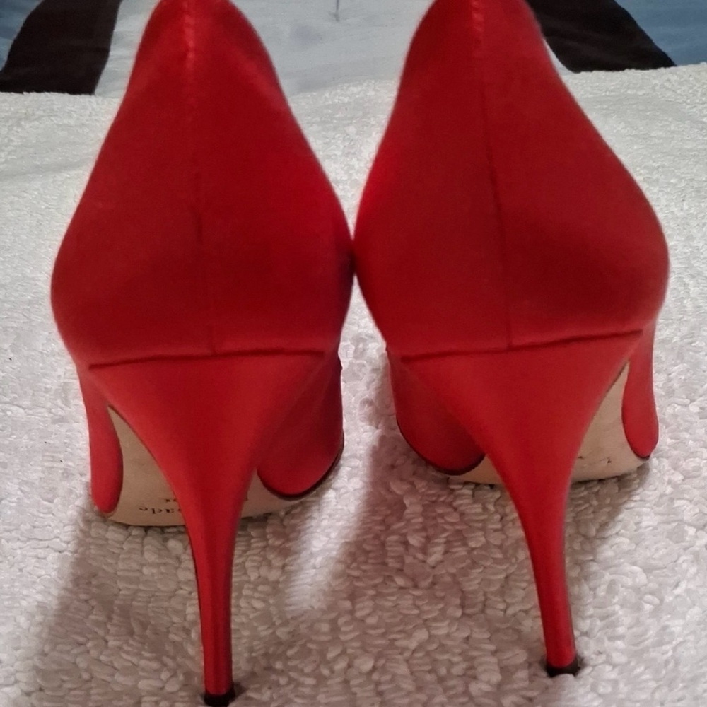 Kate Spade Red Satin Heels with Bow - Picture 11 of 12